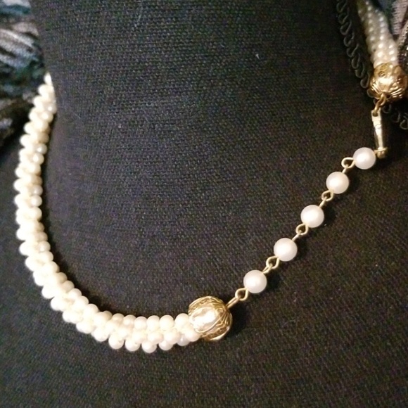 Two pieces!! Vintage quad strand faux pearl set. - Picture 3 of 5